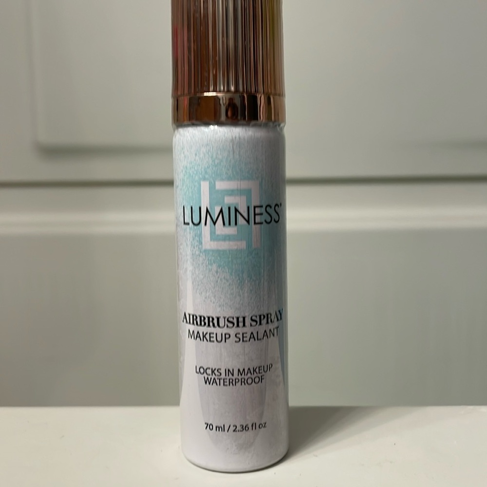 Unopened LUMINESS Airbrush Spray Makeup Sealant